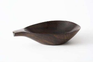 Nr. 7, Form H 4660 (Werkbundkiste Schöne Dinge aus Holz, Schale aus Nussbaumholz)
