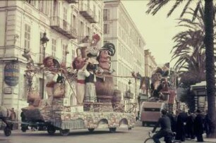 Reisefotos Frankreich. Nizza. Wagen 8 zum Karnevalsumzug am Mardi gras (Fetter Dienstag) vor dem Hotel "Beau Rivage"