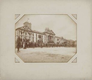Rathaus, Ansicht von Süden.