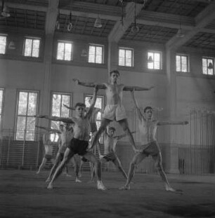 Turner der DHfk (Deutschen Hochschule für Körperkultur)