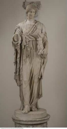 Statue der Artemis oder einer Mänade
