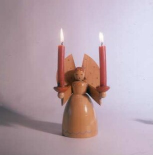 Seiffen. Gedrechselter Engel aus Lindenholz