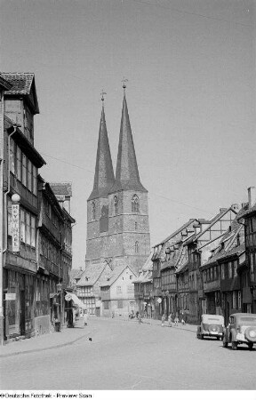 Blick in die Pölkenstraße mit Ansicht der Sankt-Nikolai-Kirche von Süd-West