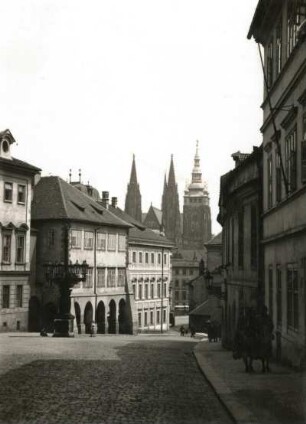 Prag. Hradschin. Blick zum Veitsdom von Südwesten