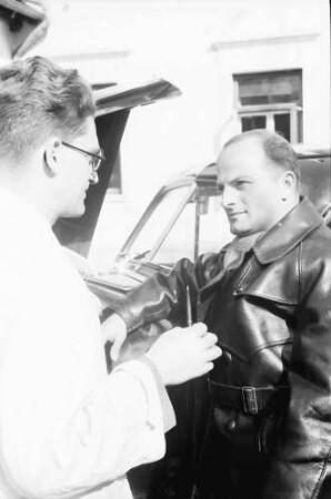 Bukarest: Gespräche am Auto, Ingenieur-Chauffeur Boila