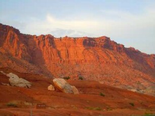 Berge in der Abendsonne : Berge in der Abendsonne, aufgenommen am 17. August 2012 im Capitol Reef Nationlpark bei Notom