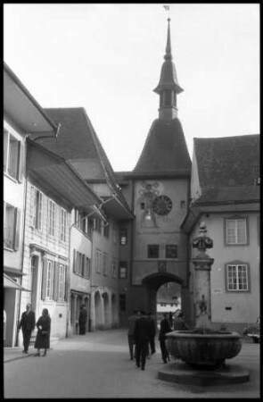 Wangen an der Aare: Marktplatz mit Tor