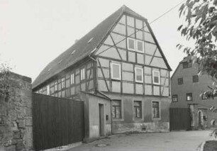 Mobschatz, Wohnstallhaus : Mobschatz (Kreis Meißen - Radebeul), Wohnstallhaus, Dorfplatz 13, 1816, Straßenansicht mit Hofeinfahrt