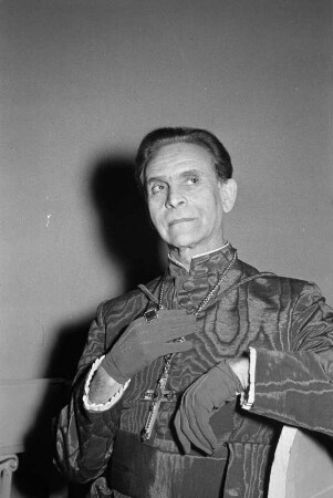 Szenenbilder aus " Bacchus" von J. Cocteau mit E. Deutsch, J. Wichmann, E. Schellow, Schloßpark-Theater 18.02.1953
