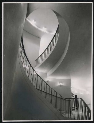 Stadthalle, Mülheim an der Ruhr Umbau: Wendeltreppe Foyers