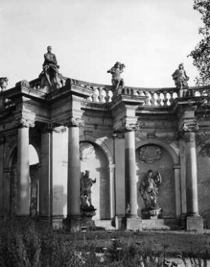 Weikersheim. Schloßpark. Orangerie (1719; J. C. Lüttich). Teilansicht