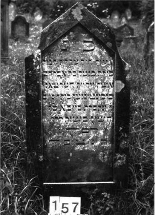 Grabstein 157 (Index: 99897215) Maße HxBxT: 114x54x11 cm: Grabstein 157 (Nachholaufnahme)