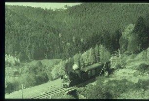 Bei Ehlenbogen rollt die 038 772- Alpirsbach entgegen