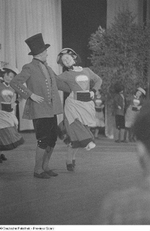 Auftritt der Kulturgruppe der Hauptverwaltung der Volkspolizei in der Kongresshalle