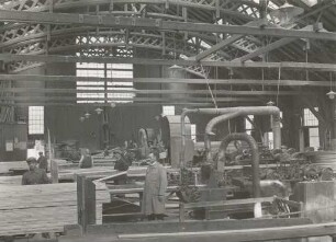 Fa. H. Fuchs Söhne, Holzhandlung im Rheinhafen. Hobelwerk