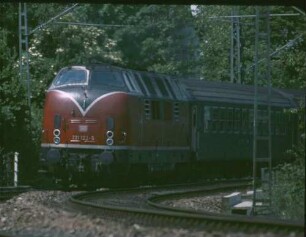 Gäubahn Stuttgart Nord Lok 221 122 DC 481 S-ZH SBB-Wagen