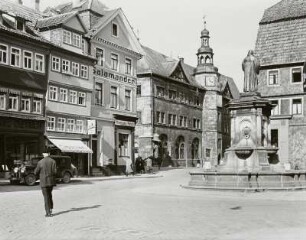 Nordhausen. Markt mit Lutherbrunnen und Rathaus (Umbau 1608-1610, 1883). Blick nach Nordost