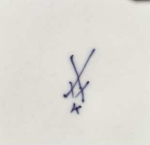 Schüssel mit Lambrequin-Muster — Porzellanmarke