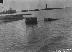 Hafen von Triest : Blick in den Hafen von Triest, im Hintergrund der Leuchtturm.