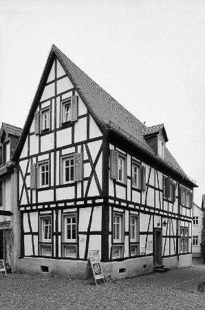 Wohnhaus; Oberursel, Strackgasse 16