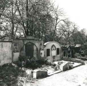 Colditz. Friedhof an der Friedhofskirche St. Nikolai. Wandgrabmale