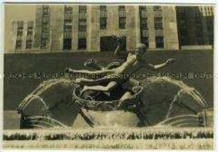 Brunnenfigur am Rockefeller Center, Manhattan, New York City