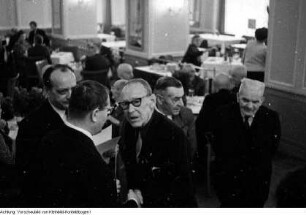 Verschiedene Veranstaltungen des Freien Deutschen Gewerkschaftsbundes (FDGB), Spenden für Florenz, Kreiskonferenz, Bezirkskonferenz, Januar 1967 - 1971 & Veteranentreffen, April 1969 & Dresden, Präsidiums-Mitglied Margarete Müller im VEB Transformatoren- und Röntgenwerk Dresden (TuR), Februar 1969 & Dresden, Kulturpalast, 75000. Besucherin der Weltfotoausstellung im Kulturpalast (KuPa), Tanzveranstaltung im Uni-Treff, Oktober 1971