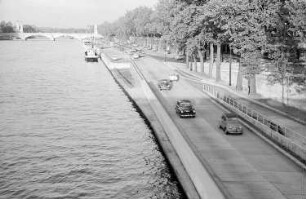 Paris: Seinefahrt, Schnellstraße an der Seine