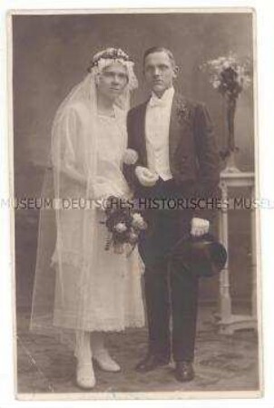 Gertrud und Willi Arndt? als Hochzeitspaar