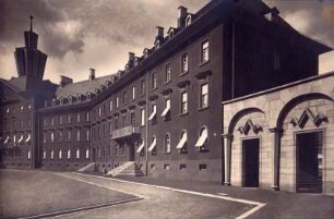 Fischerstraße. Mittelbau