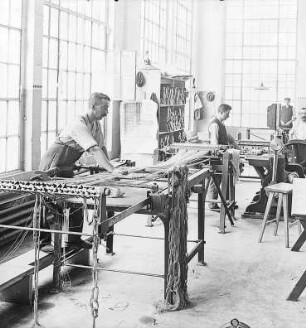 Scheiteln : Technikgeschichte | Technologie | Fasern, Gespinste und Gewebe | Gardinen Weberei