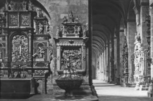 Mainz, Dom Grabmal des A. von Brandenburg (rechts), Nordgang (links)