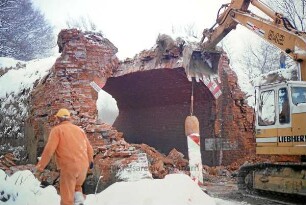 Trittau: Möllner Landstraße: Abbruch Eisenbahnbrücke