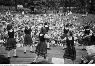 Dresden, Pionierpalast "Walter Ulbricht", Ensemble der Jungen Pioniere, 1953