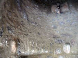 St Michael-Rundturm im Südwesten-Innen-Schießscharten in zwei Ebenen