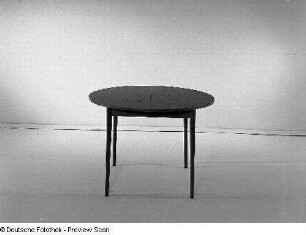Runder Ausziehtisch (Modell T 100/733)