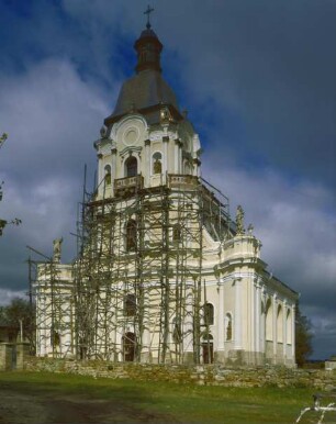 Katholische Kirche der Heiligen Dreifaltigkeit, Mykulynzi, Ukraine
