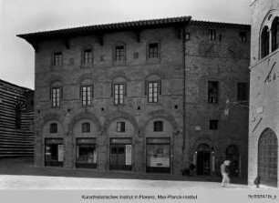 Piazza dei Priori, Volterra