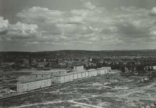 Dresden. Blick vom Rathausturm nach Osten zu den Neubauten an der Grunaer Straße