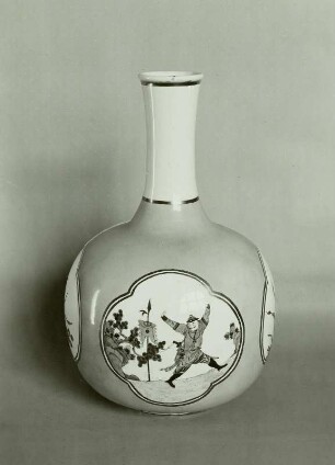 Flaschenvase, meergrüner Fond, in weißen Reserven Chinoiserien