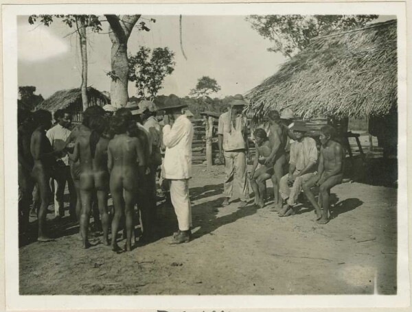 Kajabi Indians with employees of the post office in Pedro Dantas