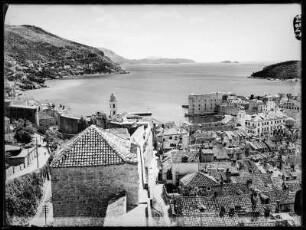 Dubrovnik: Blick von der Stadtmauer zum Stadthafen