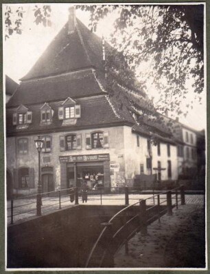 Wohnhaus. 1945 zerstört