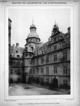 Tafel 81: Schloss zu Aschaffenburg: Blick in die Nord-Ost-Ecke des Hofes
