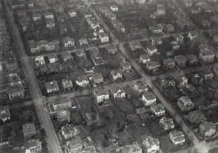 Dresden-Südvorstadt. Stadtteilansicht zwischen Altenzeller Straße, Leubnitzer Straße und Schweizer Straße und Bernhardstraße, Kaitzer Straße, Hoher Straße und Chemnitzer Straße. Luftbild-Schrägaufnahme von Südsüdost