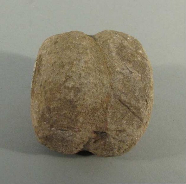 Stone bola