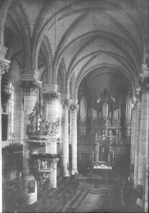 Bückeburg, Stadtkirche, Inneres nach Osten