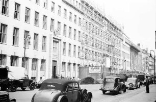 Berlin: [Mohrenstraße]; [Blick in Mohrenstraße]