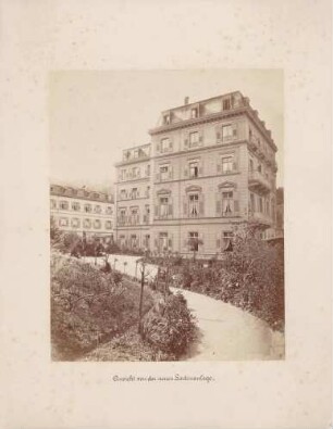Ansicht von der Gartenanlage auf das Hotel "Maison W. Messner" in Baden-Baden