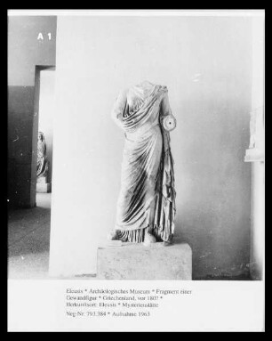 Fragment einer Gewandfigur